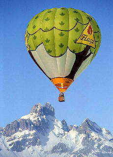 Hot Air Ballooning vor der Bischofsmtze im Winter